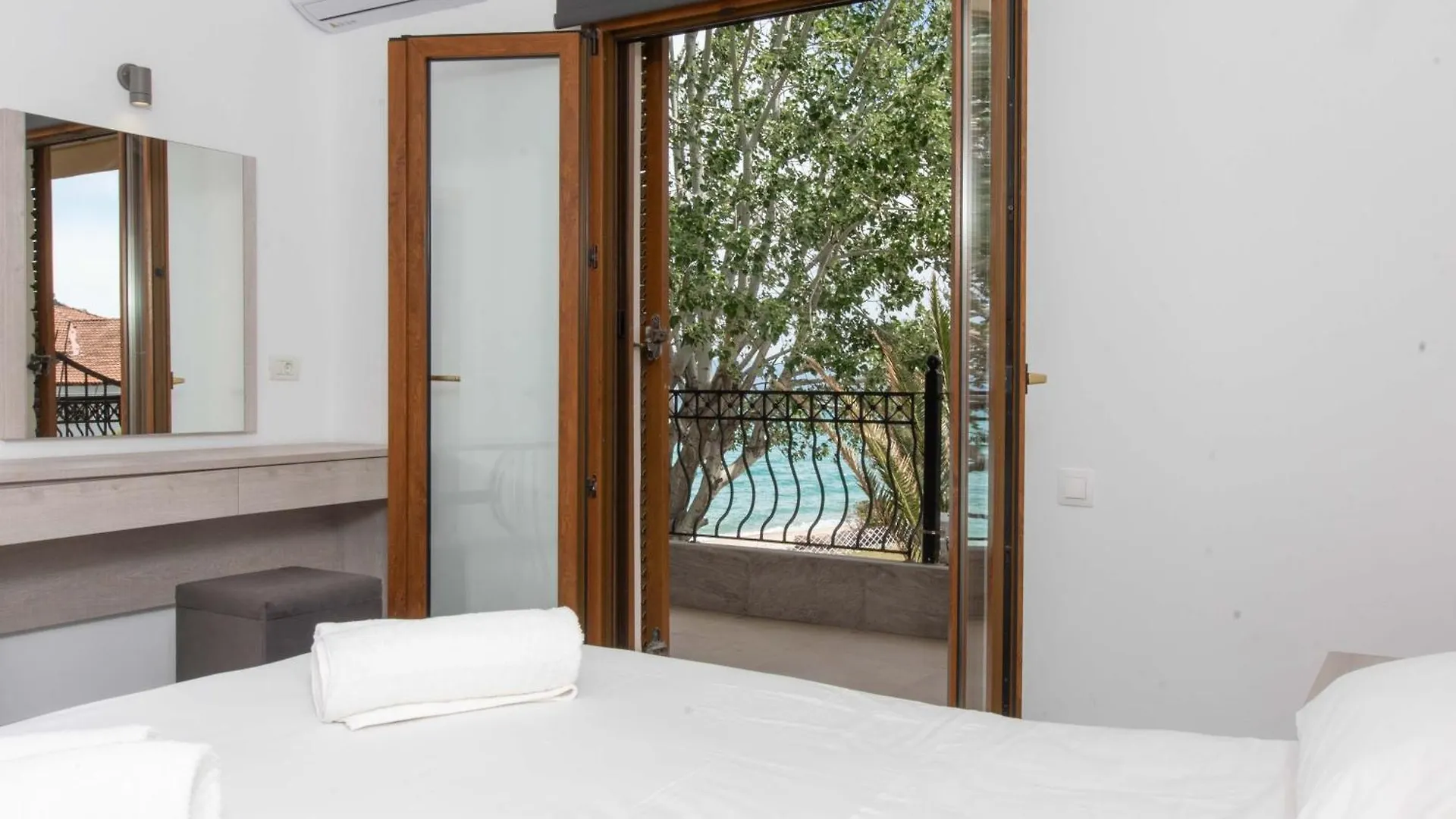 Akti Hanioti Seafront Apartment 2
