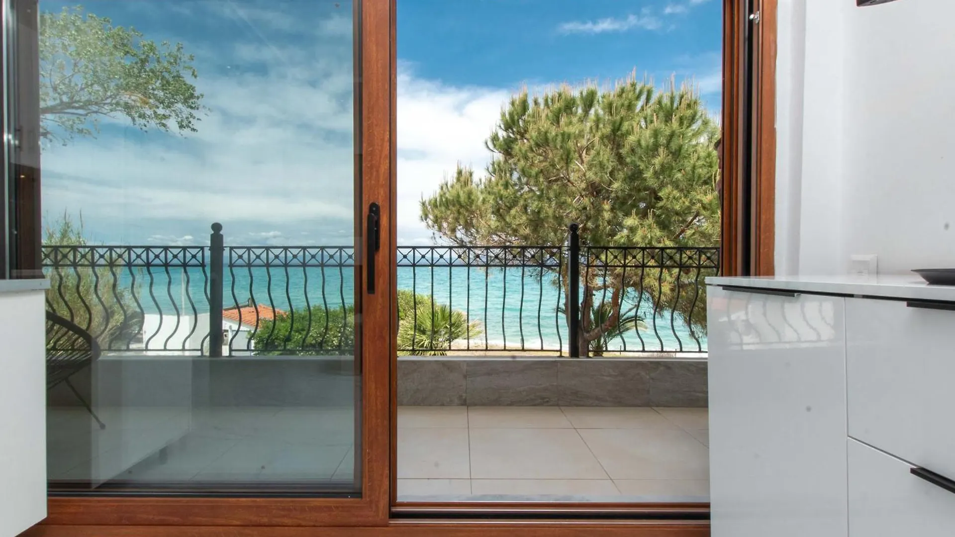 Akti Hanioti Seafront Apartment 2